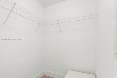 Снять в аренду кондоминиум в Майами, Флорида 1 спальня, 68.47м2, № 1949425 - фото 7