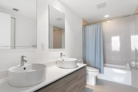 Снять в аренду кондоминиум в Майами, Флорида 1 спальня, 68.47м2, № 1949425 - фото 6
