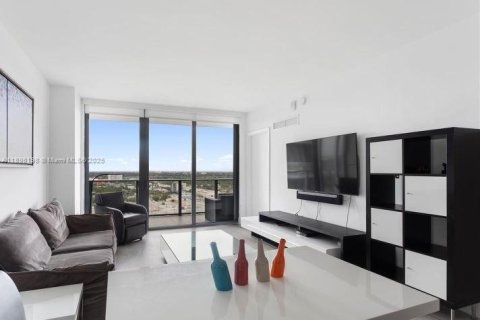 Снять в аренду кондоминиум в Майами, Флорида 1 спальня, 68.47м2, № 1949425 - фото 2