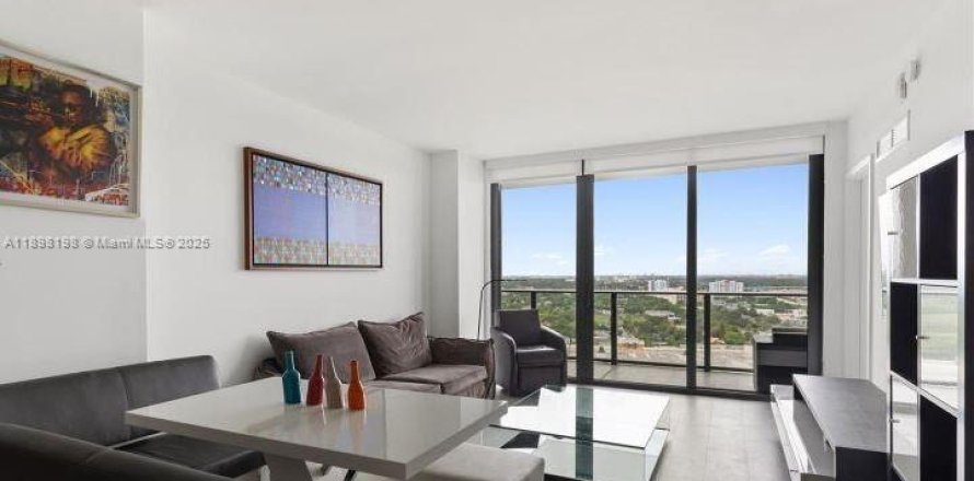 Кондоминиум с 1 спальней в Майами, Флорида № 1949425