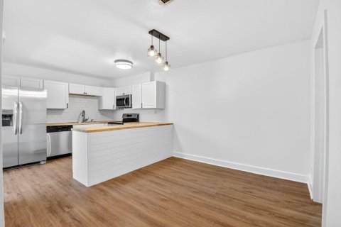 Adosado en venta en Palm Springs, Florida, 2 dormitorios, 114.46 m2 № 2146847 - foto 4