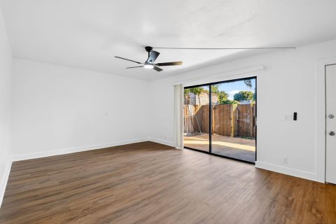 Adosado en venta en Palm Springs, Florida, 2 dormitorios, 114.46 m2 № 2146847 - foto 12