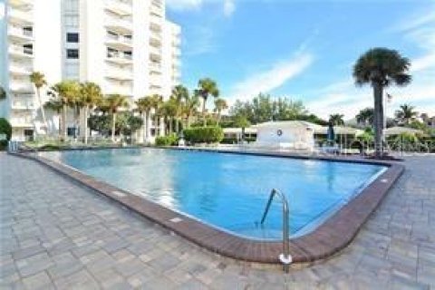 Condo in Longboat Key, Florida, 2 bedrooms  № 451497 - photo 5