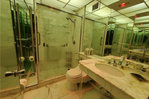 Condo in Longboat Key, Florida, 2 bedrooms  № 451497 - photo 22