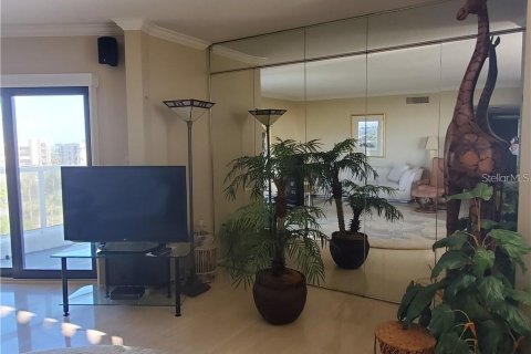 Condo in Longboat Key, Florida, 2 bedrooms  № 451497 - photo 14