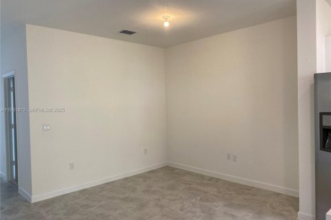 Condo in Miami, Florida, 3 bedrooms  № 2035489 - photo 15