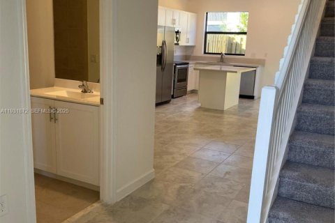 Condo in Miami, Florida, 3 bedrooms  № 2035489 - photo 12