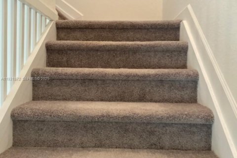 Condo in Miami, Florida, 3 bedrooms  № 2035489 - photo 10