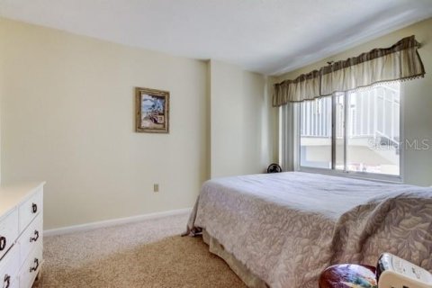 Condo in Saint Petersburg, Florida, 2 bedrooms № 2124956 - photo 21