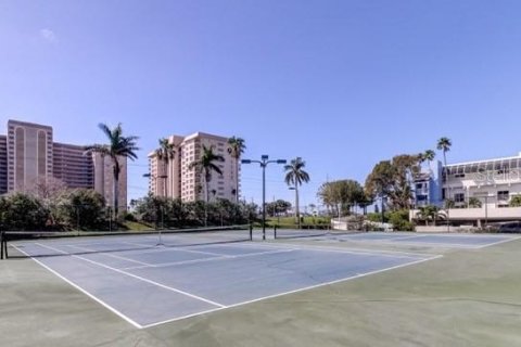 Condo in Saint Petersburg, Florida, 2 bedrooms № 2124956 - photo 14