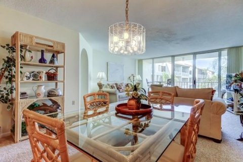 Condo in Saint Petersburg, Florida, 2 bedrooms № 2124956 - photo 7