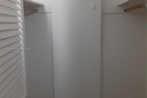 Condo in Sunny Isles Beach, Florida, 1 bedroom  № 1710387 - photo 7
