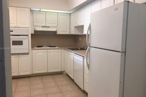 Condo in Sunny Isles Beach, Florida, 1 bedroom  № 1710387 - photo 4