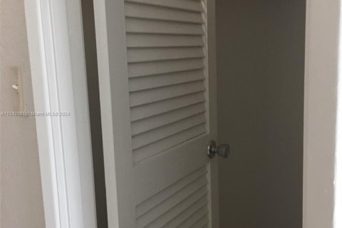 Condo in Sunny Isles Beach, Florida, 1 bedroom  № 1710387 - photo 21