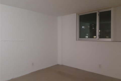 Condo in Sunny Isles Beach, Florida, 1 bedroom  № 1710387 - photo 5