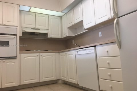 Condo in Sunny Isles Beach, Florida, 1 bedroom  № 1710387 - photo 8