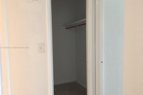 Condo in Sunny Isles Beach, Florida, 1 bedroom  № 1710387 - photo 20