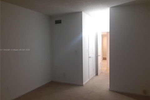 Condo in Sunny Isles Beach, Florida, 1 bedroom  № 1710387 - photo 6