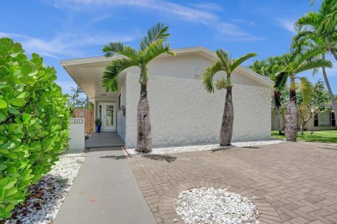 House in Hollywood, Florida 2 bedrooms, 126.53 sq.m. № 2174187 - photo 2