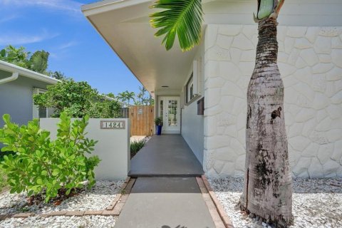 House in Hollywood, Florida 2 bedrooms, 126.53 sq.m. № 2174187