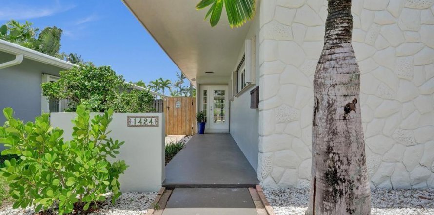 House in Hollywood, Florida 2 bedrooms, 126.53 sq.m. № 2174187