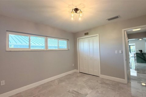 House in Hollywood, Florida 2 bedrooms, 126.53 sq.m. № 2174187 - photo 28