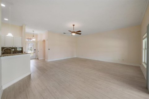 Condo in Sun City Center, Florida, 2 bedrooms № 2219121 - photo 24