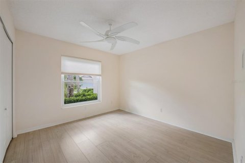 Condo in Sun City Center, Florida, 2 bedrooms № 2219121 - photo 15