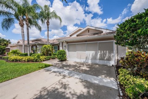 Condo in Sun City Center, Florida, 2 bedrooms № 2219121 - photo 5