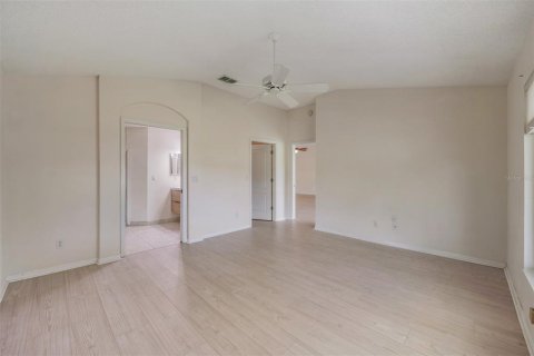 Condo in Sun City Center, Florida, 2 bedrooms № 2219121 - photo 26