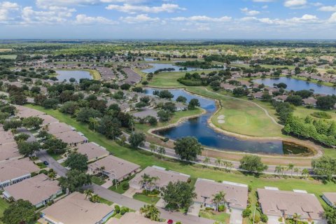 Condo in Sun City Center, Florida, 2 bedrooms № 2219121 - photo 7