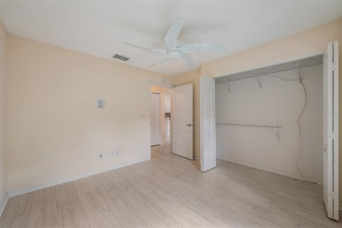 Condo in Sun City Center, Florida, 2 bedrooms № 2219121 - photo 21