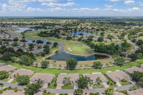 Condo in Sun City Center, Florida, 2 bedrooms № 2219121 - photo 8