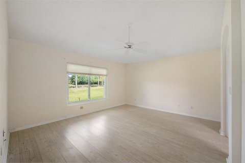 Condo in Sun City Center, Florida, 2 bedrooms № 2219121 - photo 14