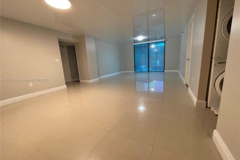 Condo in Sunny Isles Beach, Florida, 2 bedrooms № 1959955 - photo 4