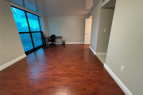 Condo in Sunny Isles Beach, Florida, 2 bedrooms № 1959955 - photo 10