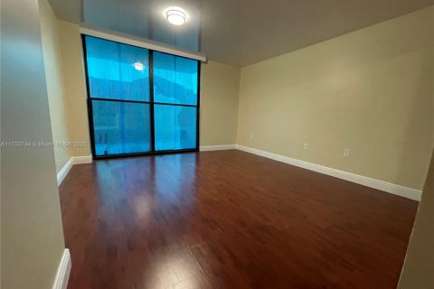 Condo in Sunny Isles Beach, Florida, 2 bedrooms № 1959955 - photo 7