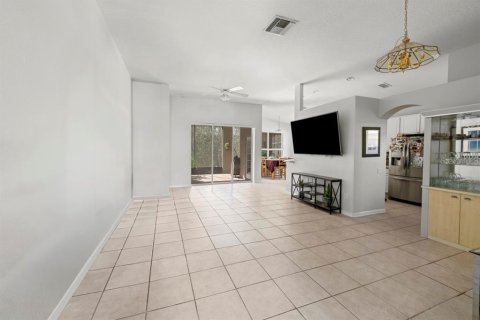 House in Kissimmee, Florida 3 bedrooms, 153.29 sq.m. № 2095345 - photo 7