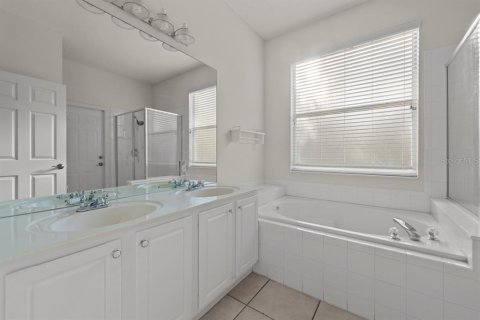 House in Kissimmee, Florida 3 bedrooms, 153.29 sq.m. № 2095345 - photo 25