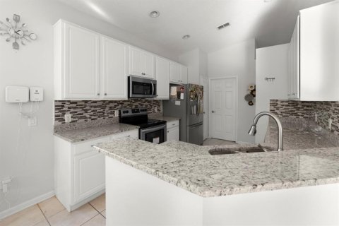 House in Kissimmee, Florida 3 bedrooms, 153.29 sq.m. № 2095345 - photo 12