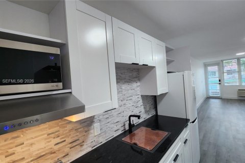 Copropriété à louer à Miami Beach, Floride: 43.48 m2 № 2278850 - photo 3
