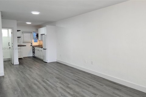Copropriété à louer à Miami Beach, Floride: 43.48 m2 № 2278850 - photo 11