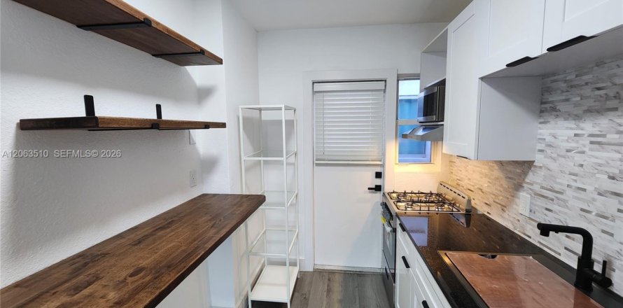 Studio à Condo à Miami Beach, Floride № 2278850