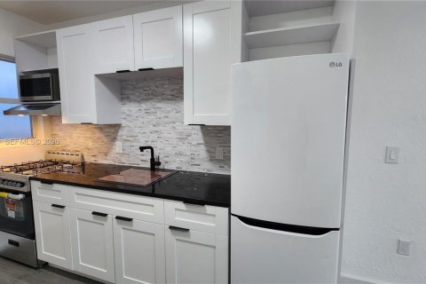 Copropriété à louer à Miami Beach, Floride: 43.48 m2 № 2278850 - photo 8