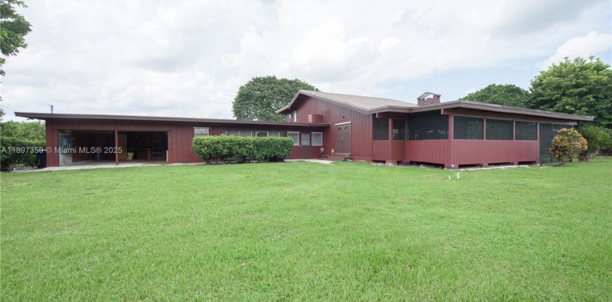 Дом в Хомстед, Флорида 3 спальни, 308.9м2 № 1949621