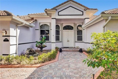 House in Plantation, Florida 5 bedrooms, 323.49 sq.m. № 2181962 - photo 7