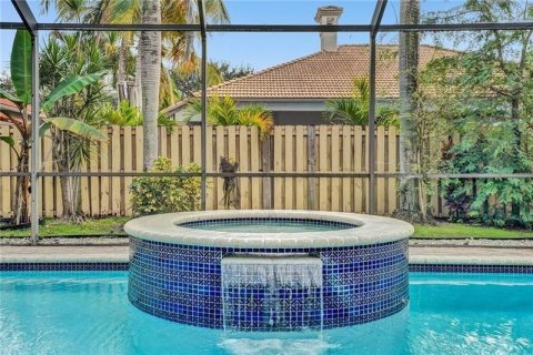 House in Plantation, Florida 5 bedrooms, 323.49 sq.m. № 2181962 - photo 29