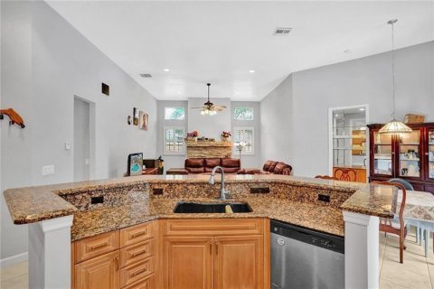 House in Plantation, Florida 5 bedrooms, 323.49 sq.m. № 2181962 - photo 18