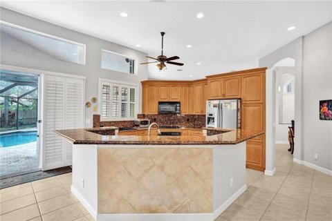 House in Plantation, Florida 5 bedrooms, 323.49 sq.m. № 2181962 - photo 20