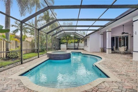 House in Plantation, Florida 5 bedrooms, 323.49 sq.m. № 2181962 - photo 28